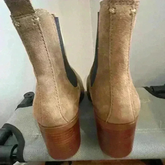 NWOB Steve Madden Women's Rockwell Cognac Suede Chelsea Boot Size 9.5 - Picture 4 of 8